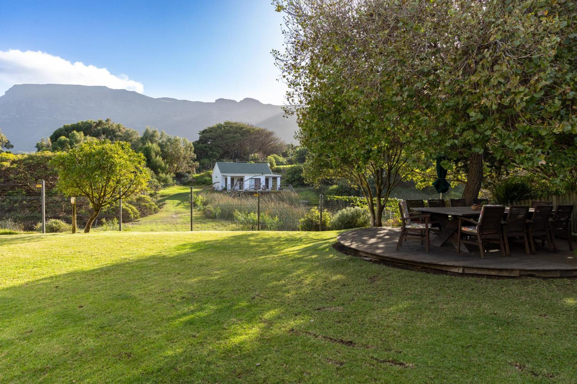 Serene, Thatched Apartment In Noordhoek, Cape Town Eksteriør bilde